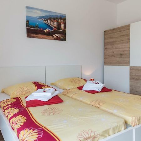 De Luxe Apartment Mediteran 1**** Zaton  Esterno foto